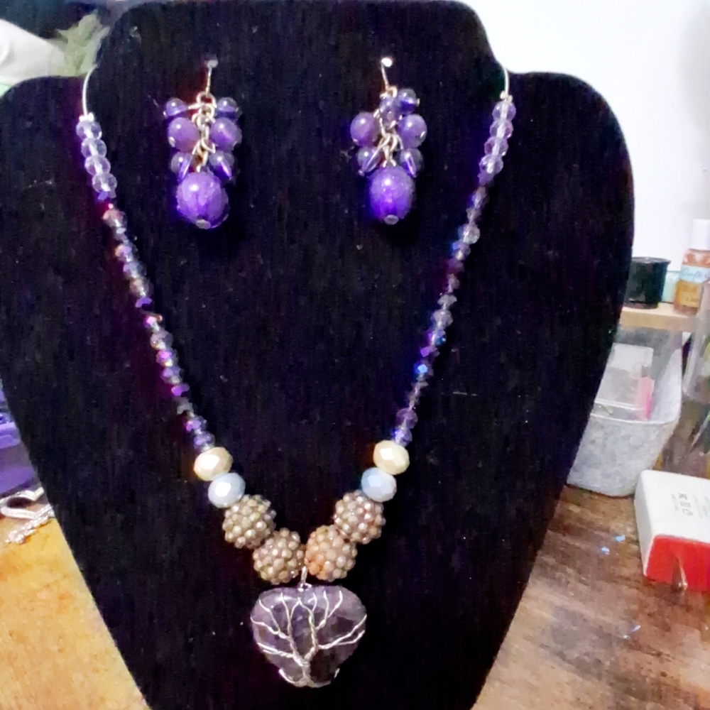 Elegant Amethyst wire raft Necklace and Earring Set